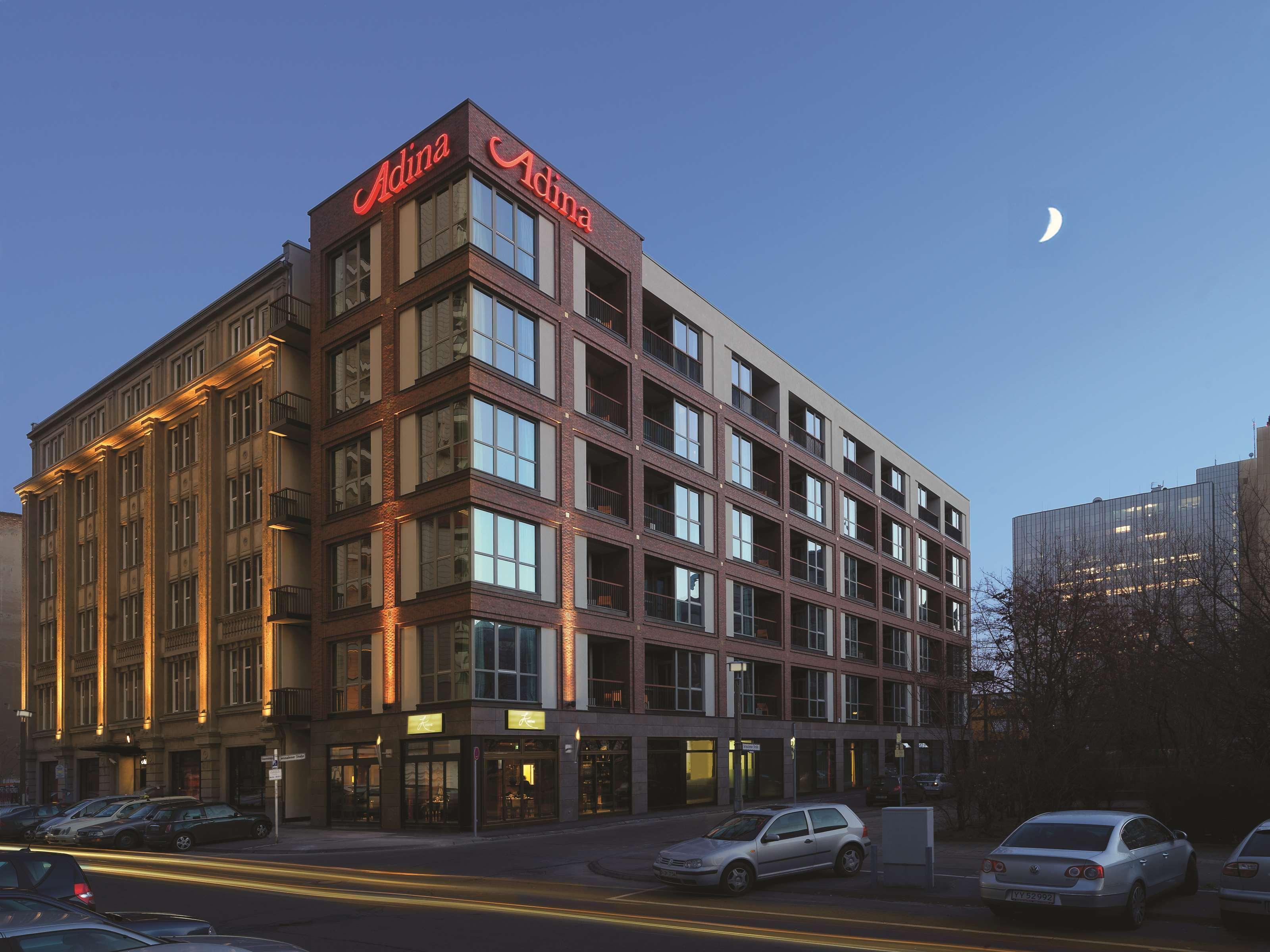 Adina Apartment Hotel Berlin Checkpoint Charlie Exterior foto