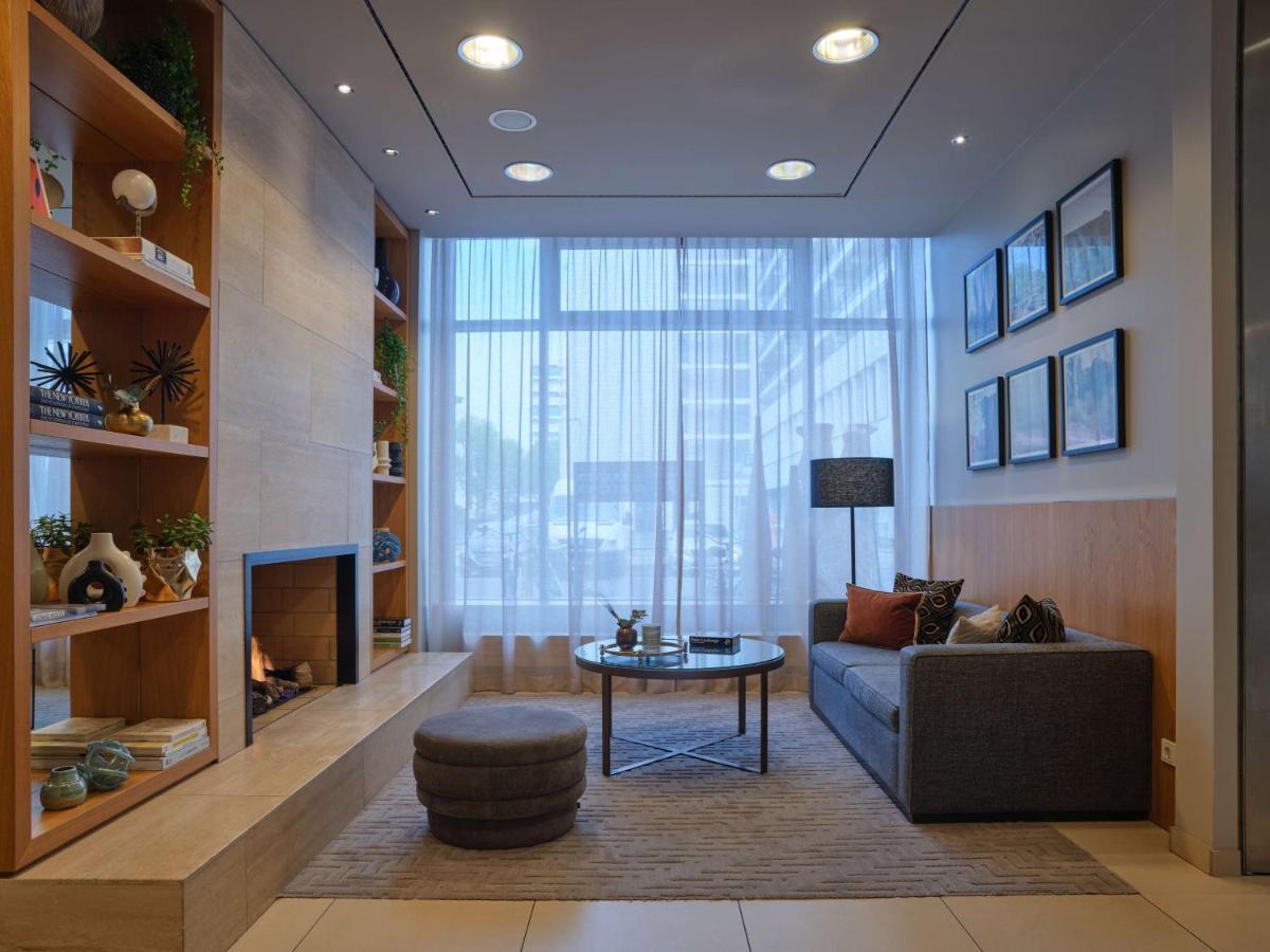 Adina Apartment Hotel Berlin Checkpoint Charlie Exterior foto
