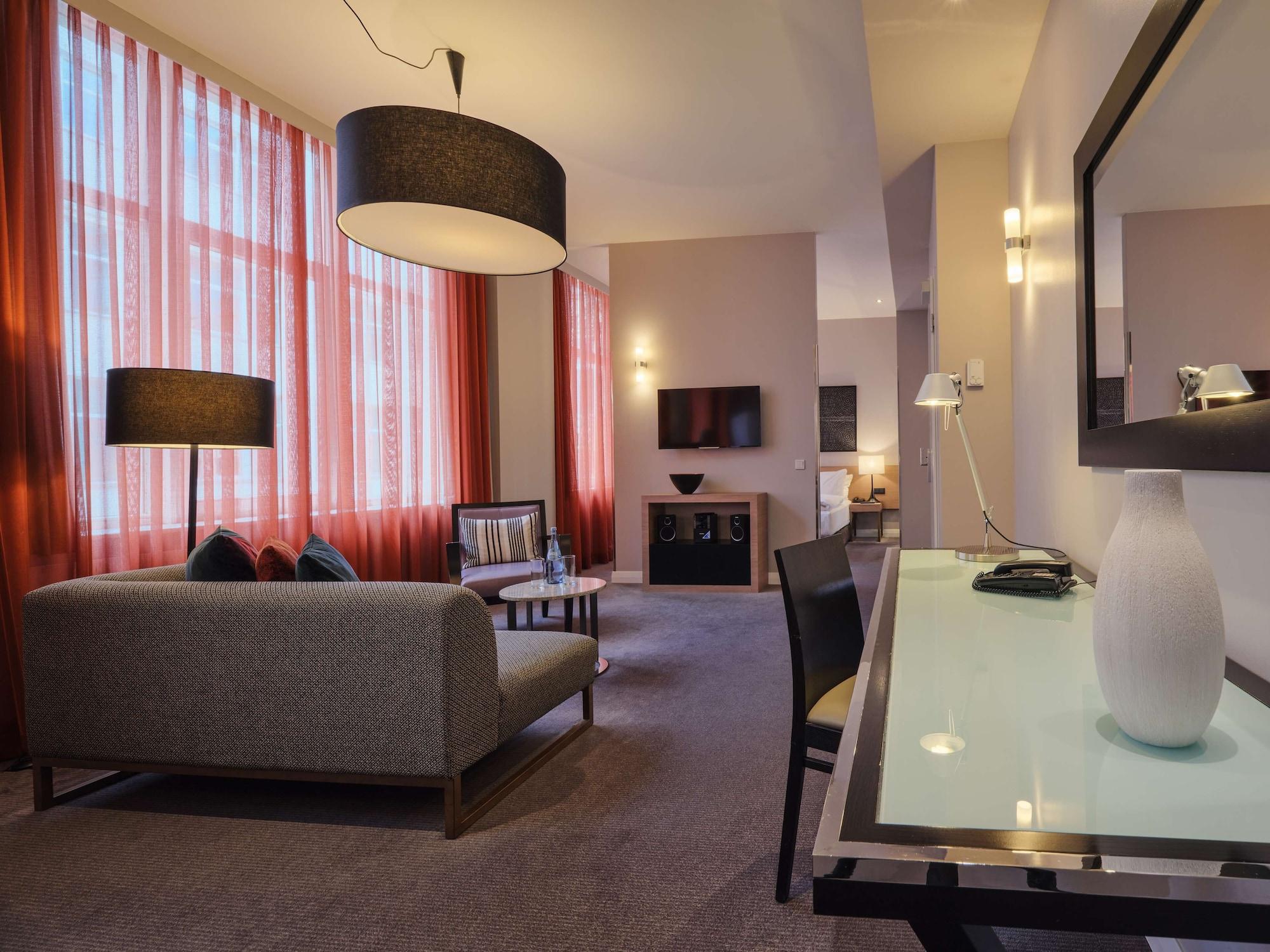 Adina Apartment Hotel Berlin Checkpoint Charlie Exterior foto