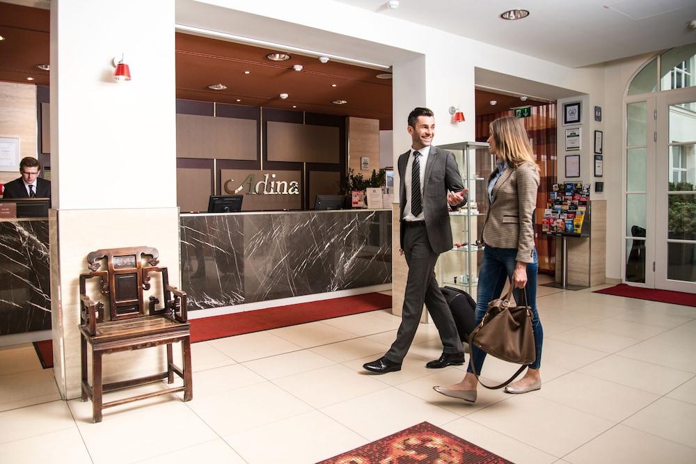 Adina Apartment Hotel Berlin Checkpoint Charlie Exterior foto